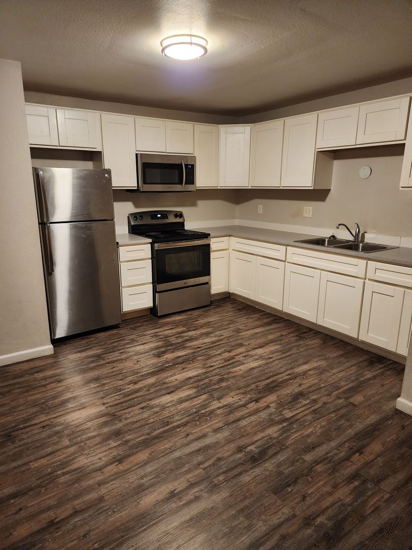 Reno Apartment: 1365 Stardust St