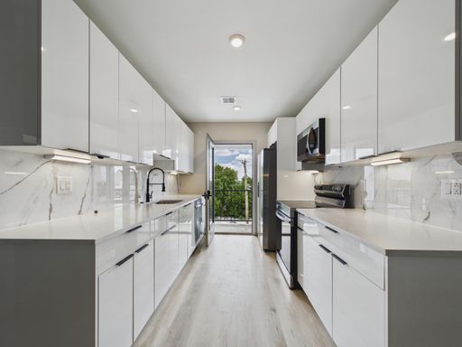 Welcome to 2nd Street Lofts in Norris Square! – photo 1