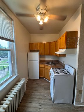 1 Bedroom apartment in the West Powelton area of University City. Housing choice voucher accepted! – photo 1