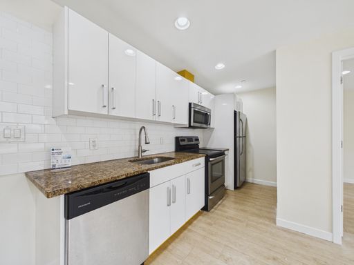 Welcome to Croydon Hall Apartments – photo 1