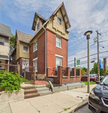Spacious house available at 3203 Winter Street! – photo 1