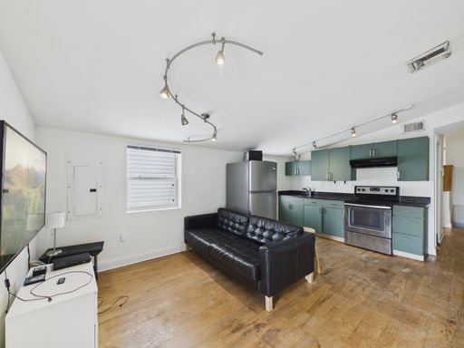 3 Bedroom Apartment – 1615 Brown Street - 3rd Floor, Philadelphia, PA 19130
