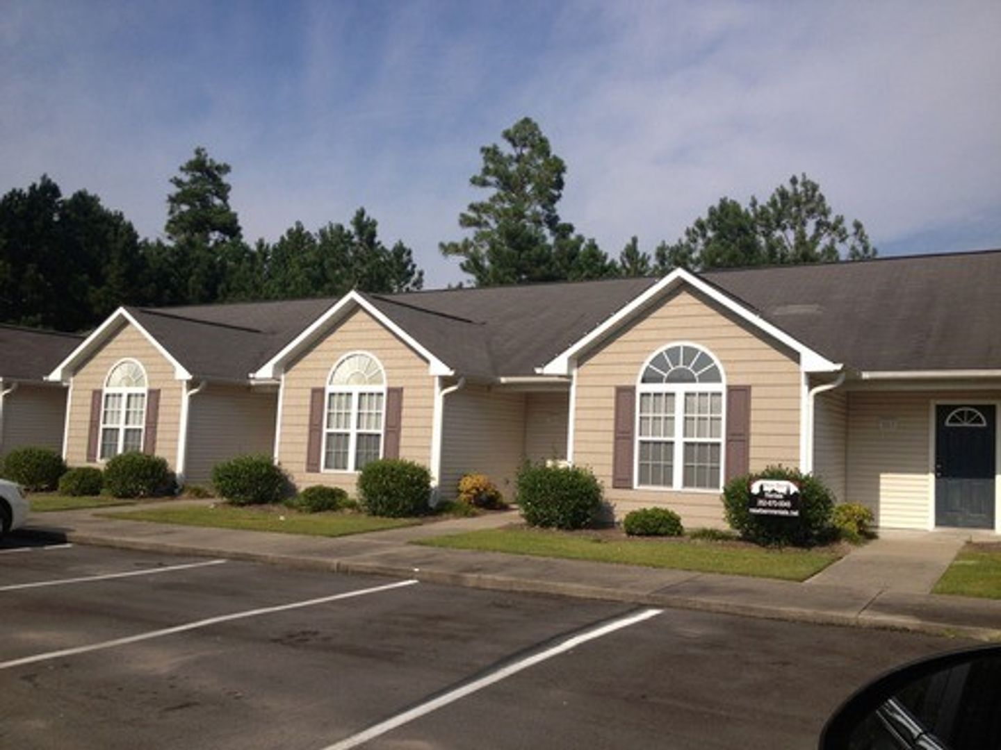 New Bern House: 3807 Blue Grass