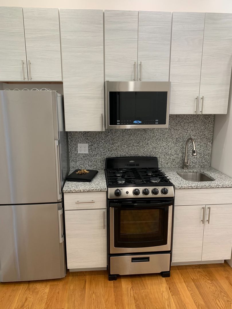Chelsea Apartment: 9 Sixth Street