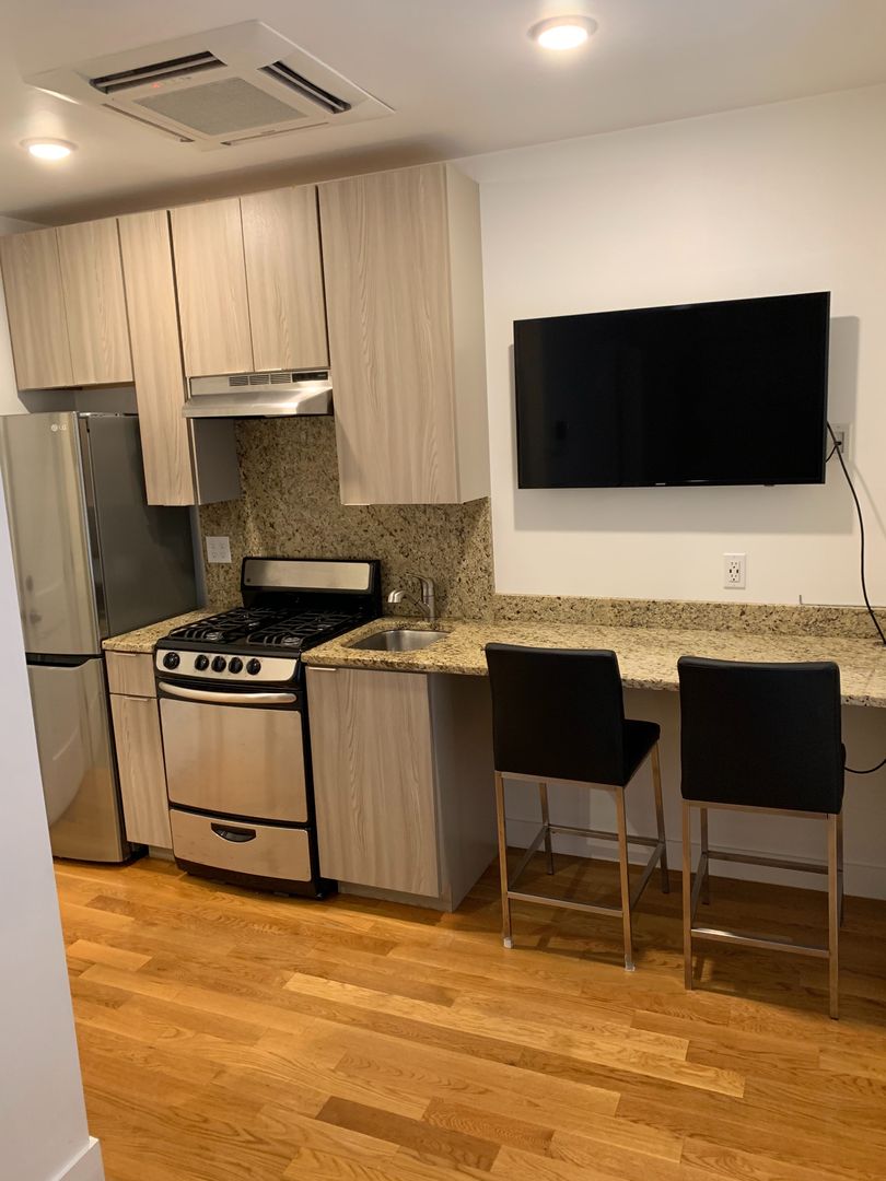 Chelsea Apartment: 21 Fifth Street