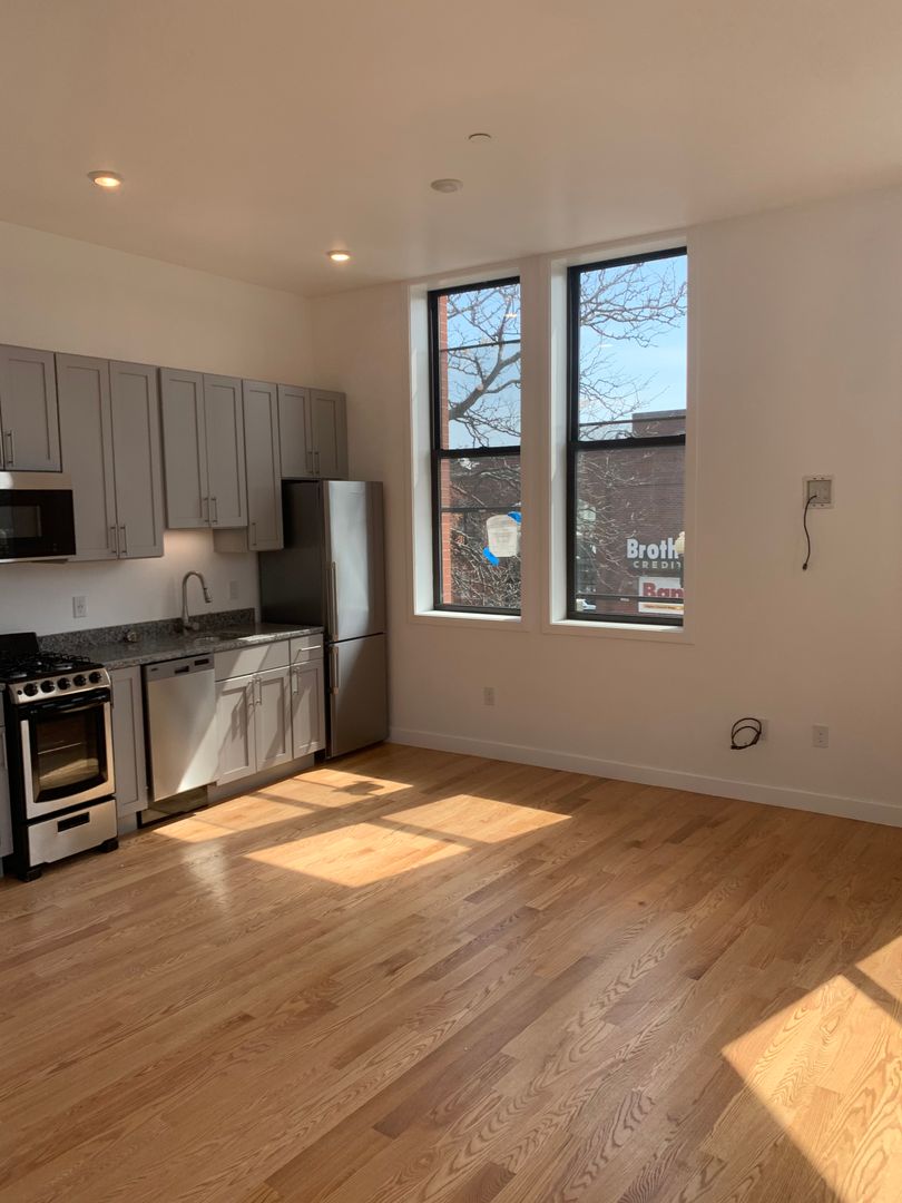 Lynn Apartment: 64-68 Market Street