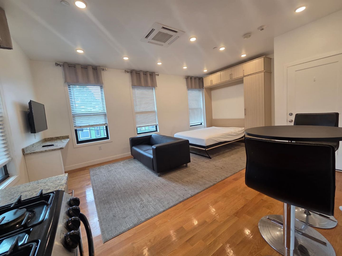 Chelsea Apartment: 9 Sixth Street