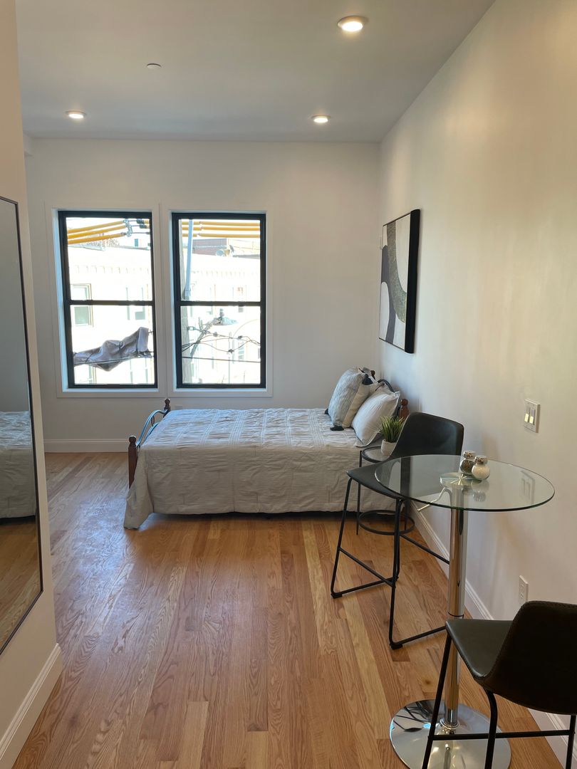 Chelsea Apartment: 52 Washington Avenue