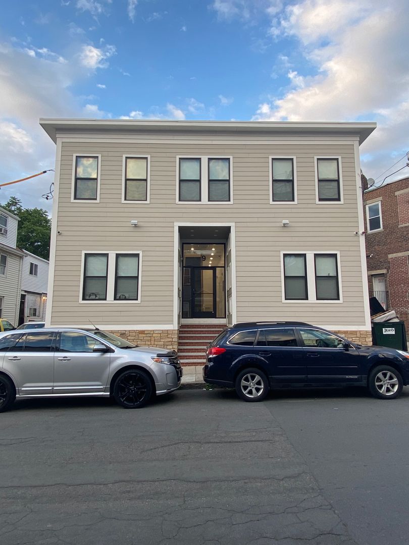Chelsea Apartment: 9 Sixth Street
