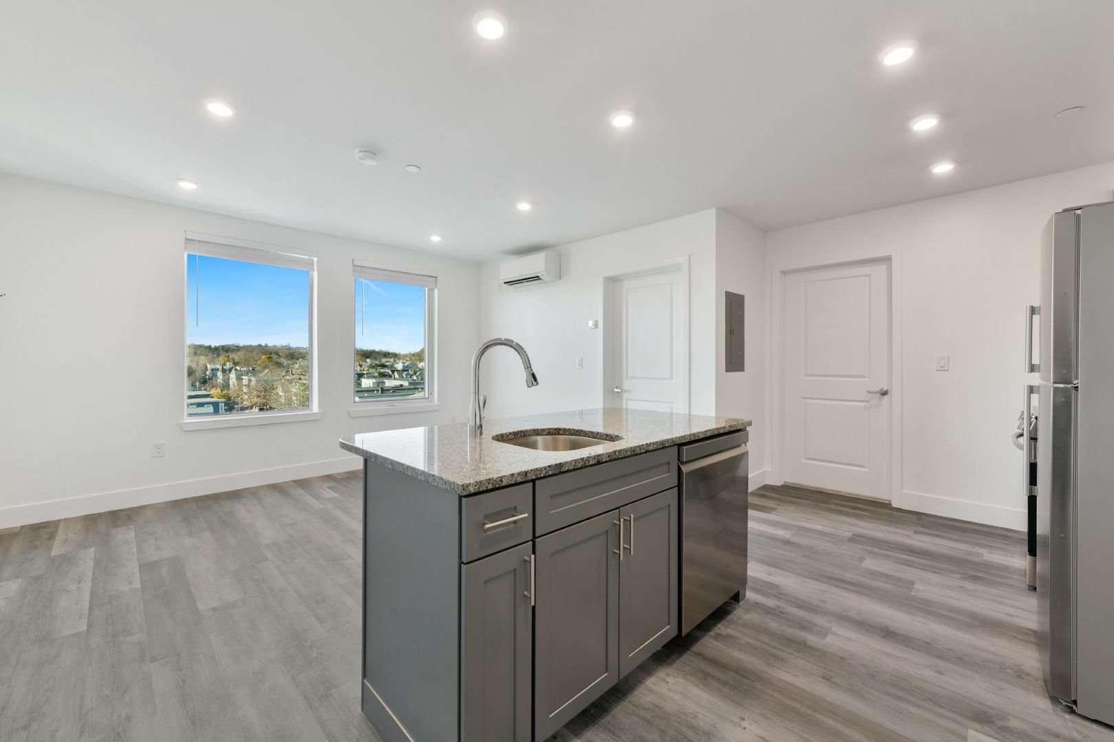 Lynn Apartment: 585 Essex Street