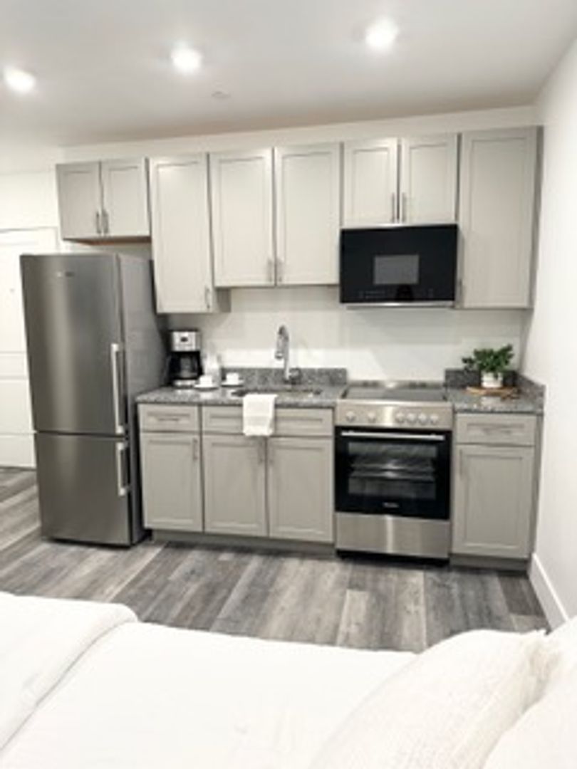 Lynn Apartment: 585 Essex Street