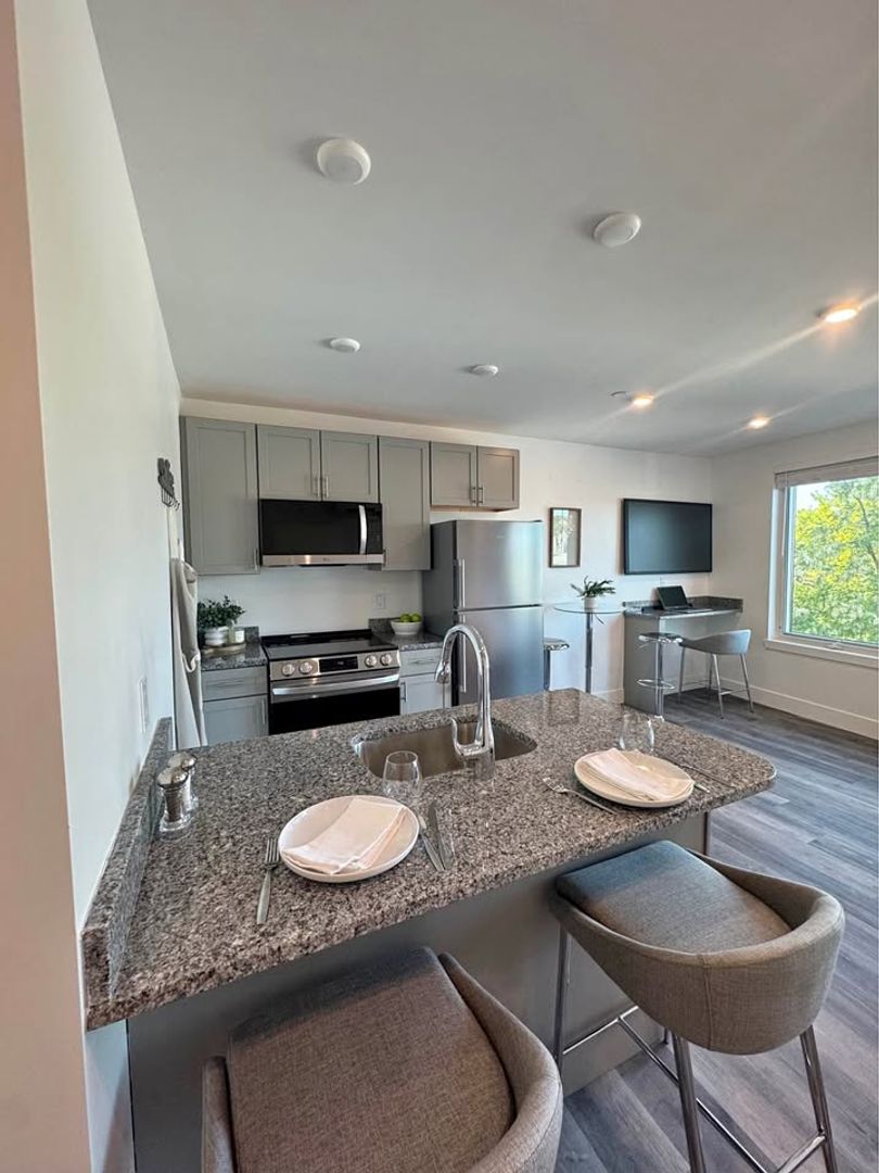 Lynn Apartment: 585 Essex Street