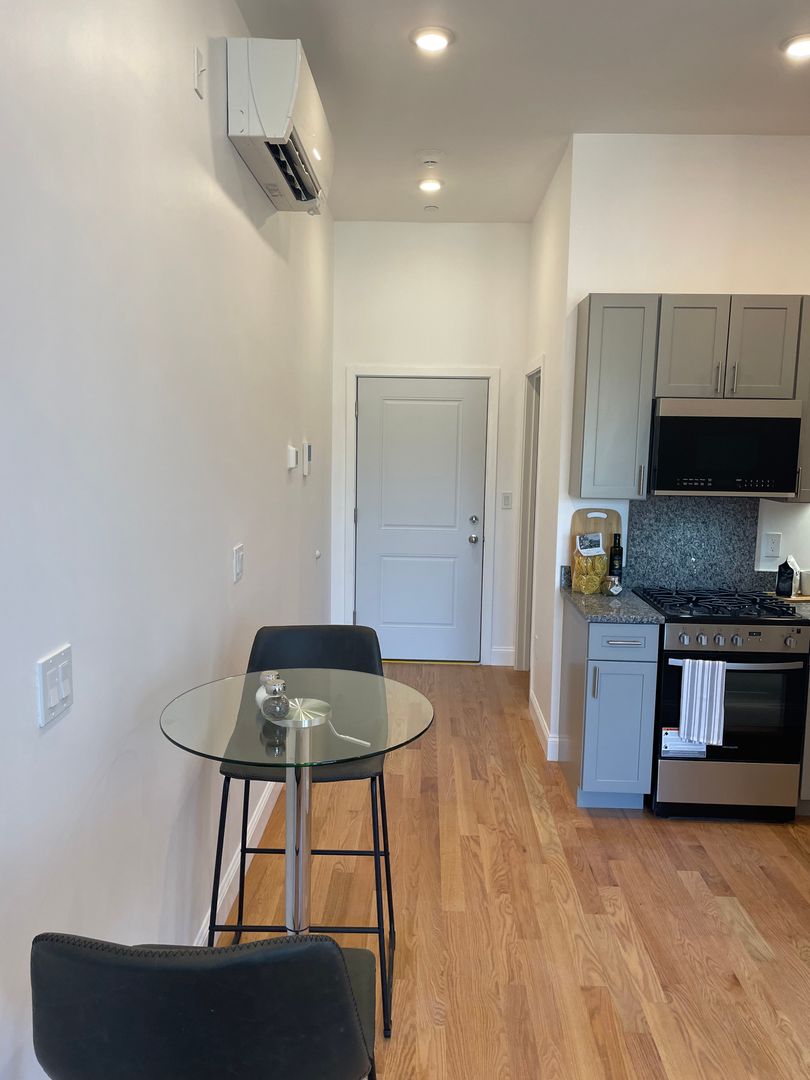 Chelsea Apartment: 52 Washington Avenue
