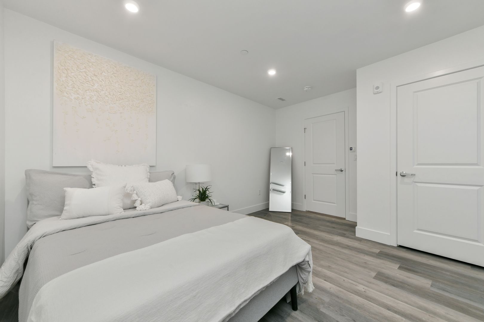 Lynn Apartment: 585 Essex Street