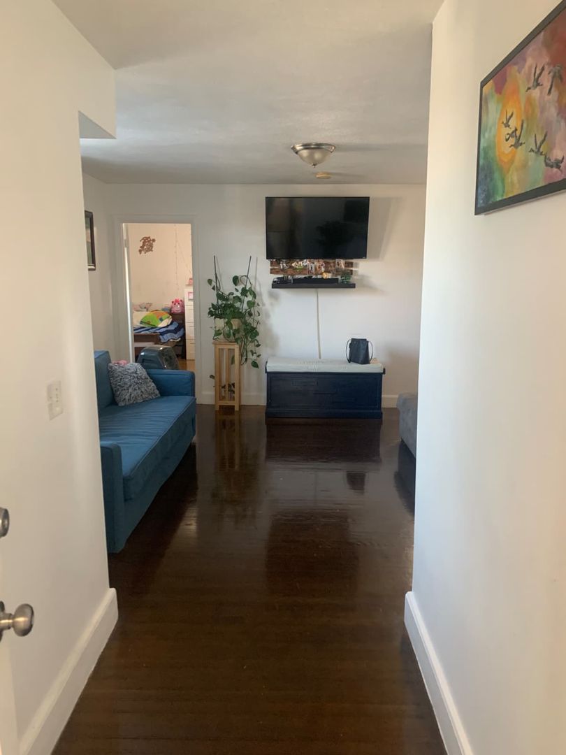 Revere Apartment: 500-502 Beach Street