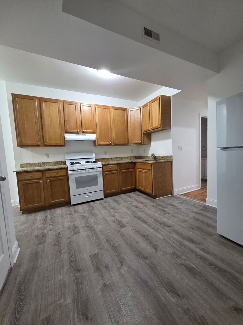 Chelsea Apartment: 136-138 Chestnut Street