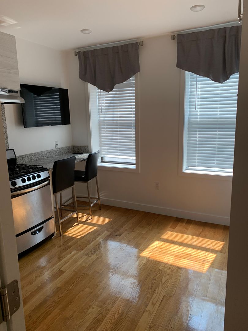 Chelsea Apartment: 21 Fifth Street