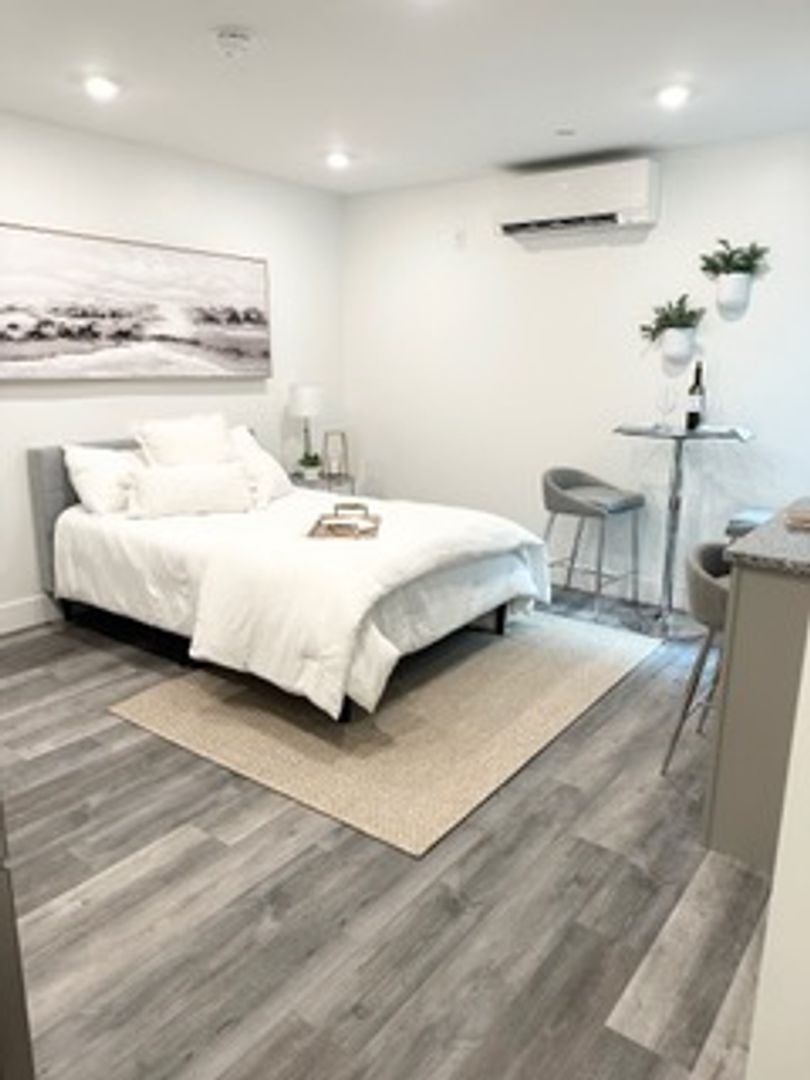 Lynn Apartment: 585 Essex Street