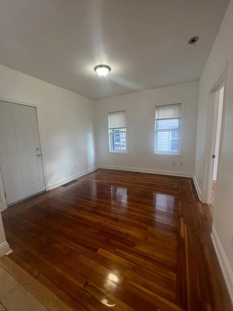 Chelsea Apartment: 227 Washington Avenue