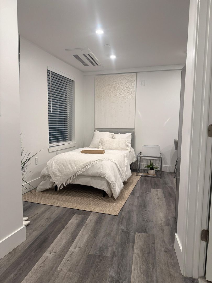 Lynn Apartment: 585 Essex Street