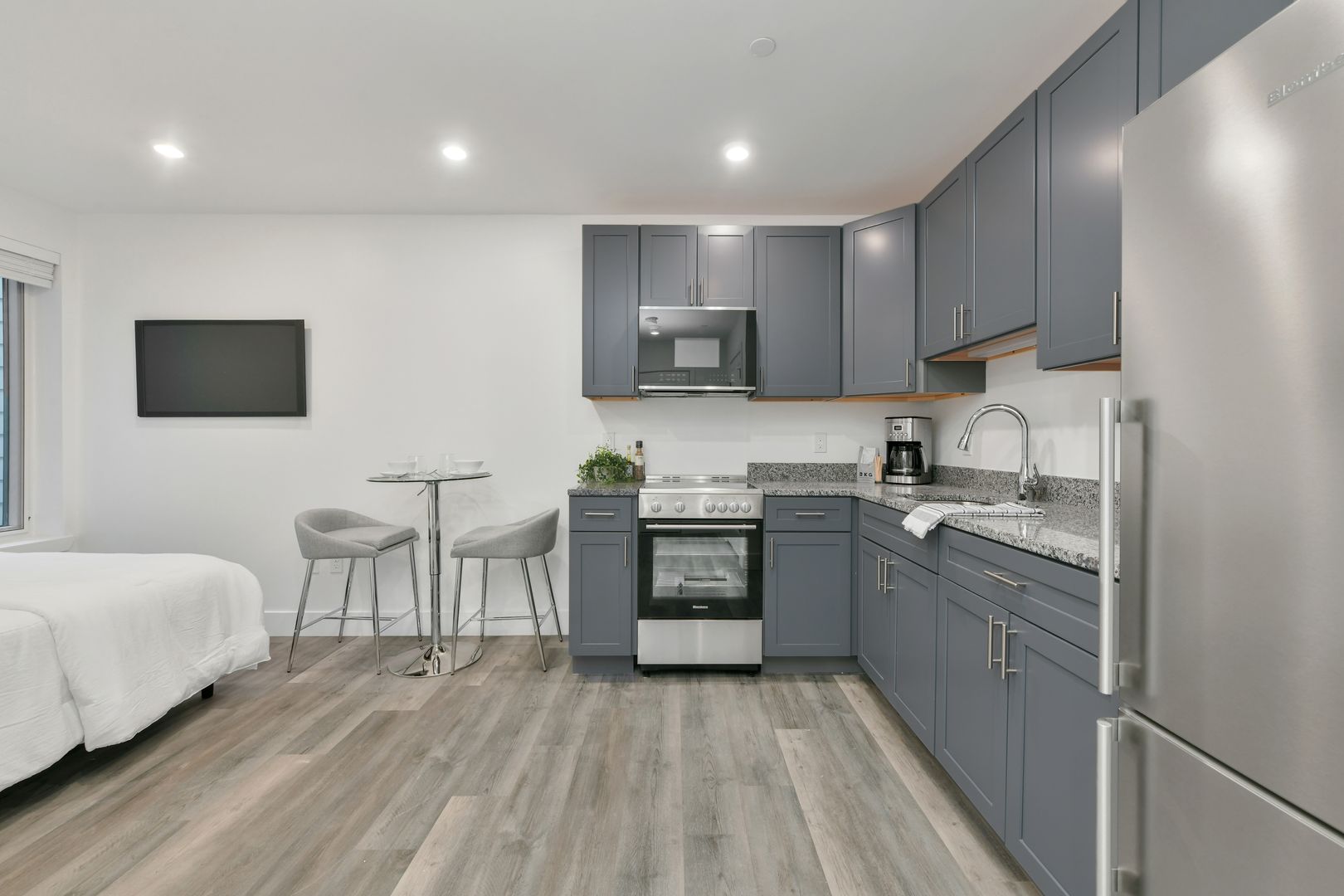 Lynn Apartment: 585 Essex Street