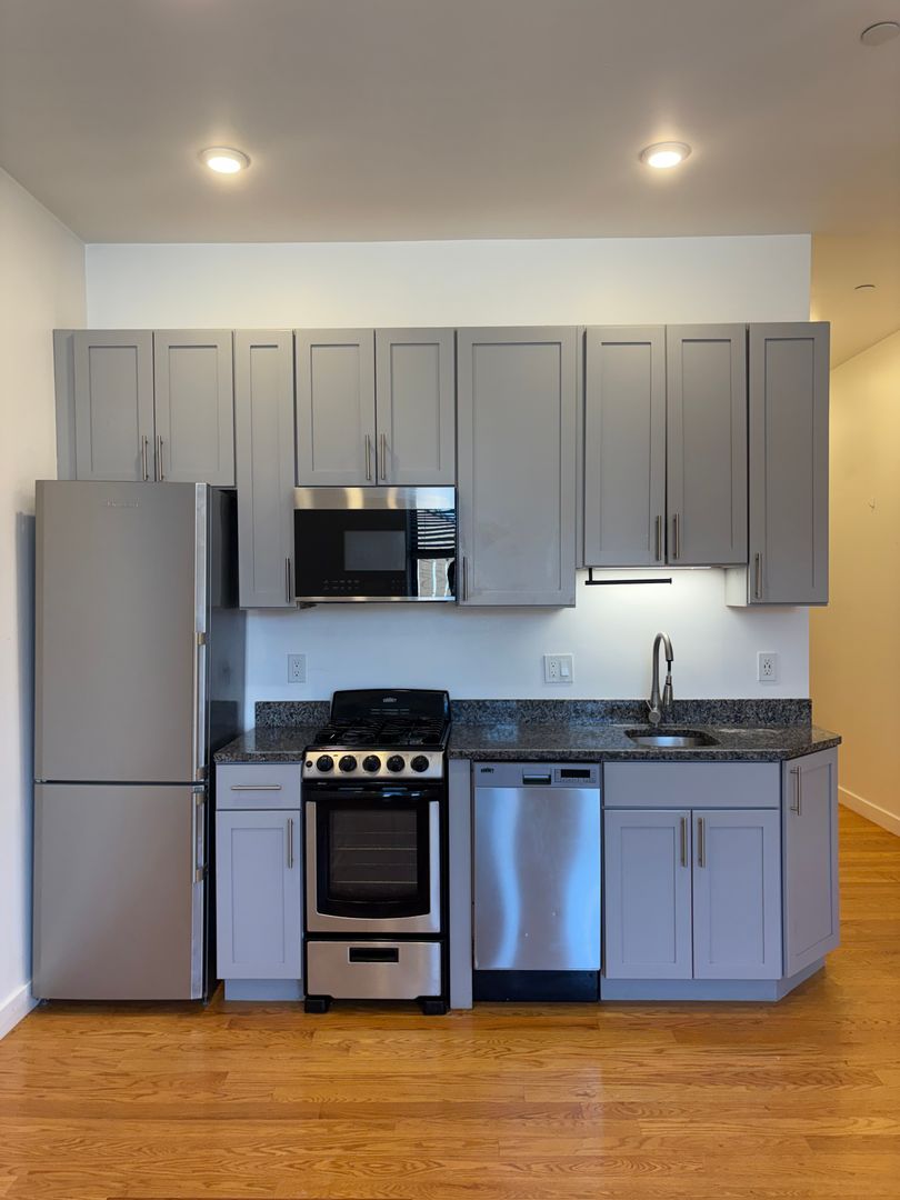 Lynn Apartment: 64-68 Market Street