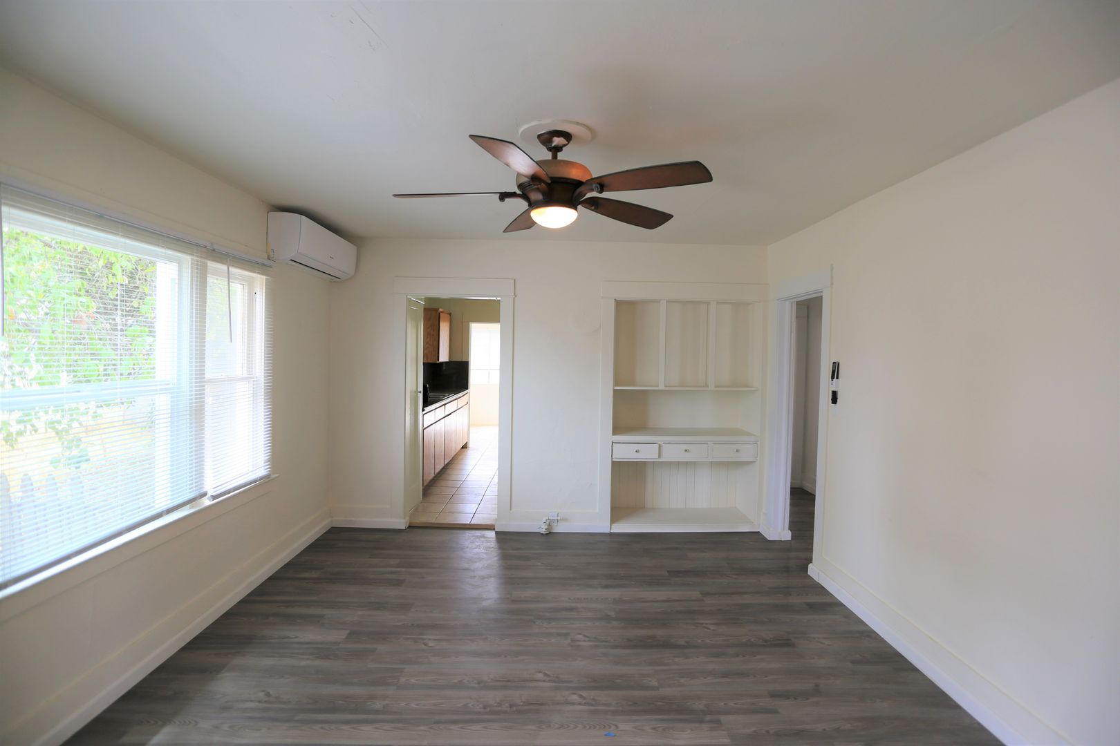 Delhi House: 15901 Stephens Street