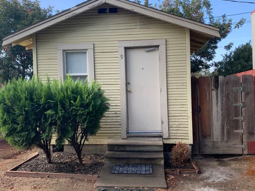 Cozy studio Cottage in Turlock