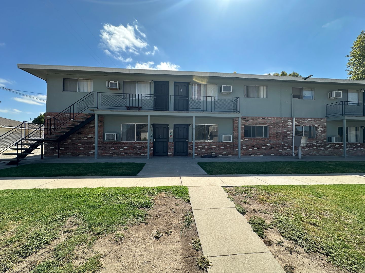 Ripon Apartment: 228 S Walnut Ave #6