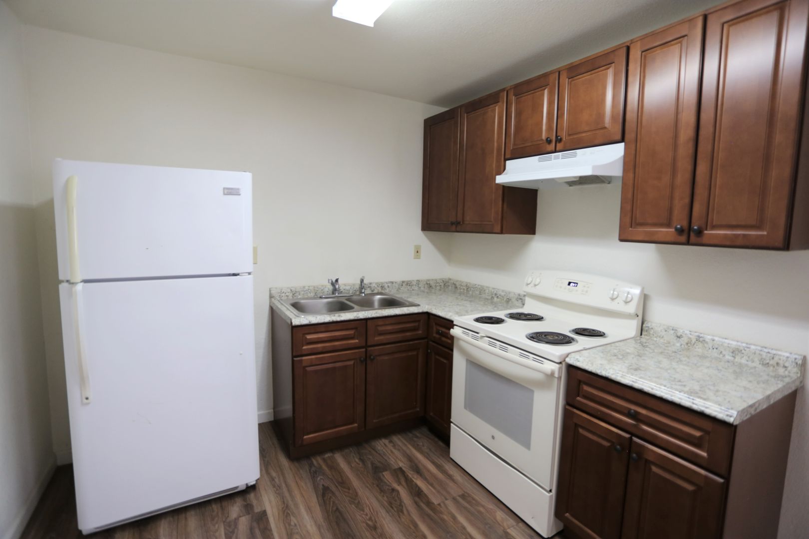 Delhi Apartment: 9817 N Stephens Street #