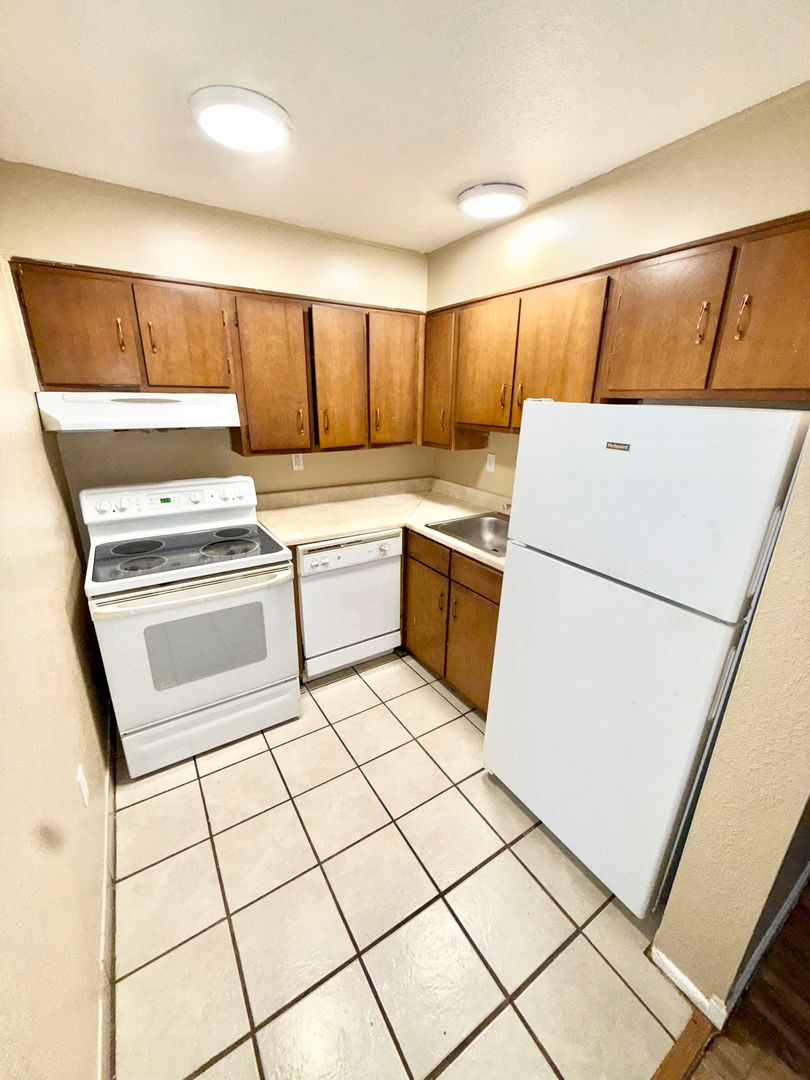 Denver Apartment: 5661 W Green Meadows Place