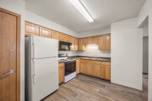 Clover Creek | 2 Bedroom – photo 1