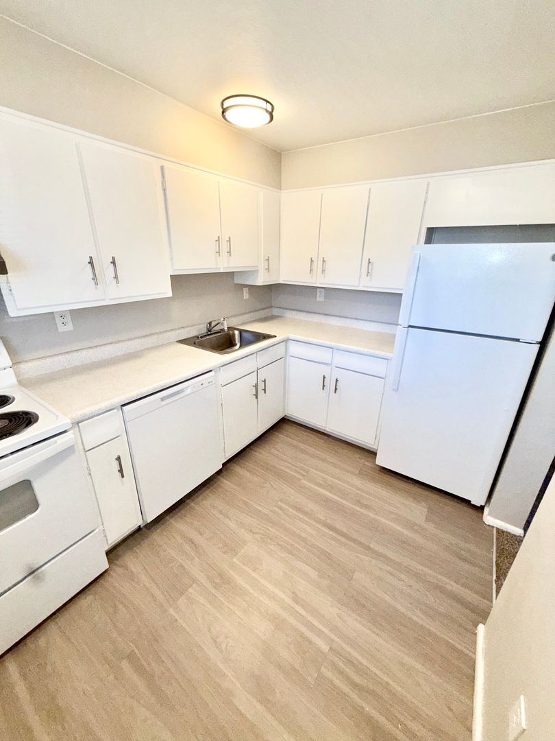 Denver Apartment: 5661 W Green Meadows Place