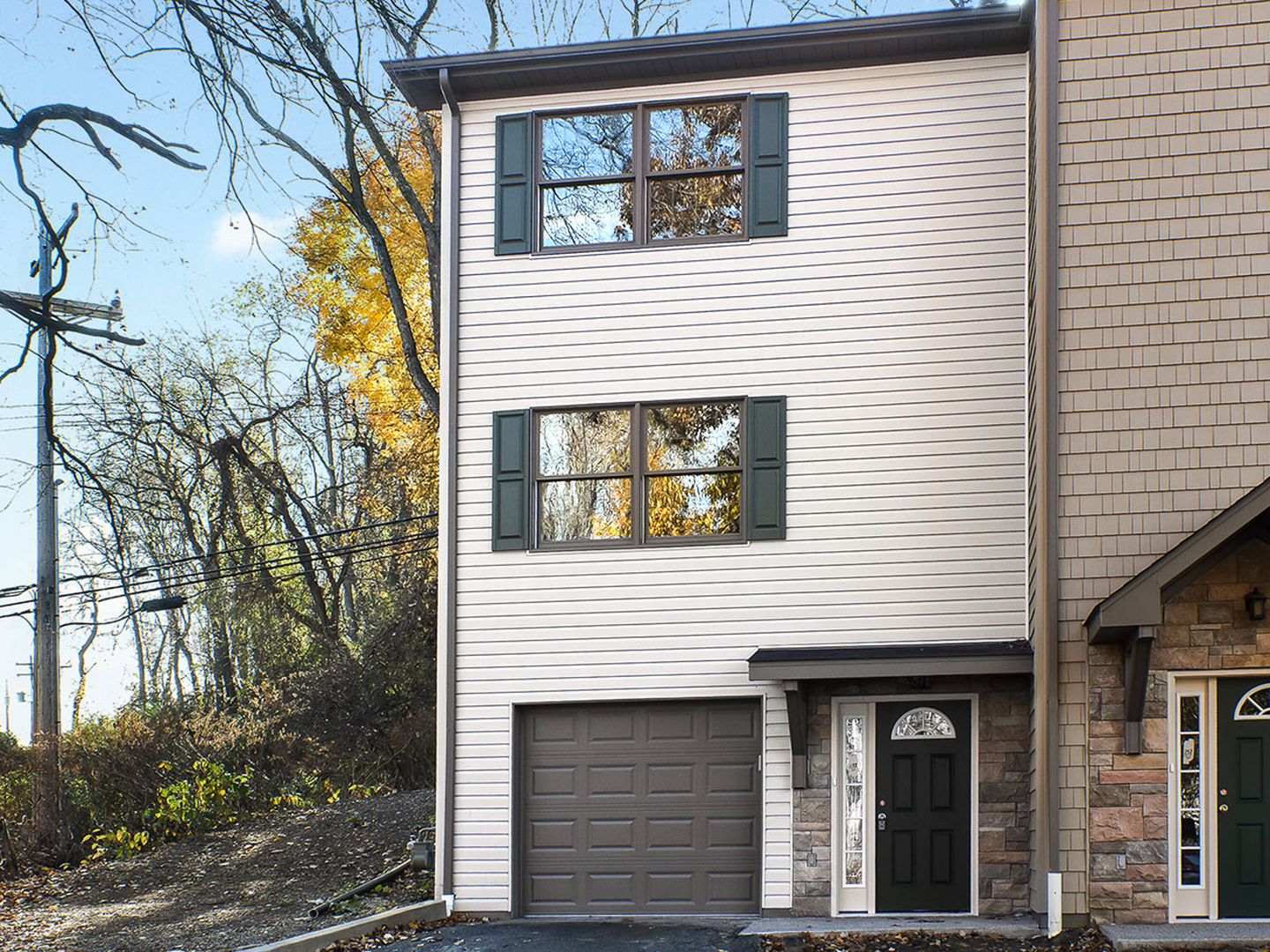 Pittsburgh Townhome: 113-155 Banksville Place