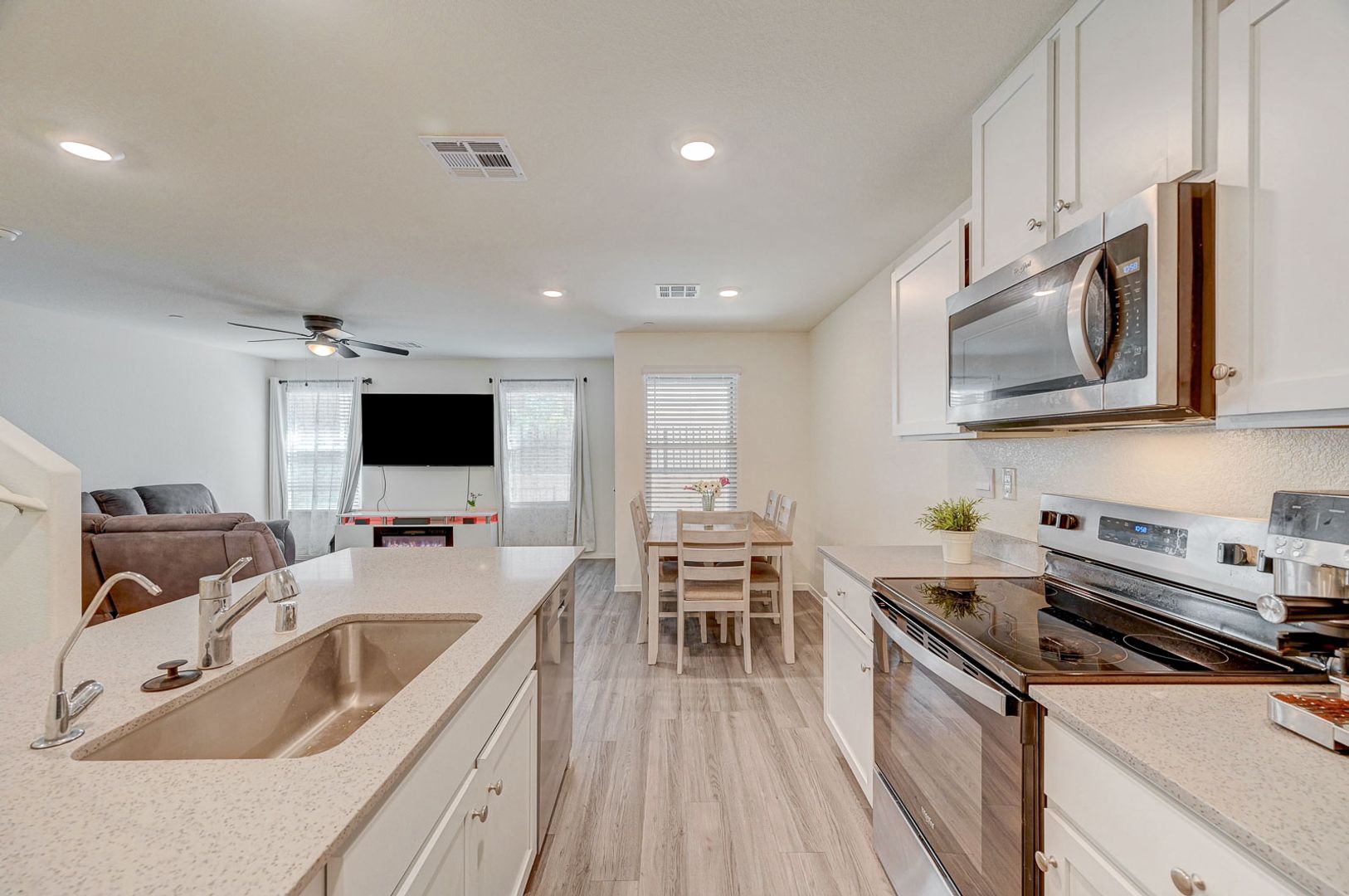 Las Vegas House: 6928 Honor Hill St.