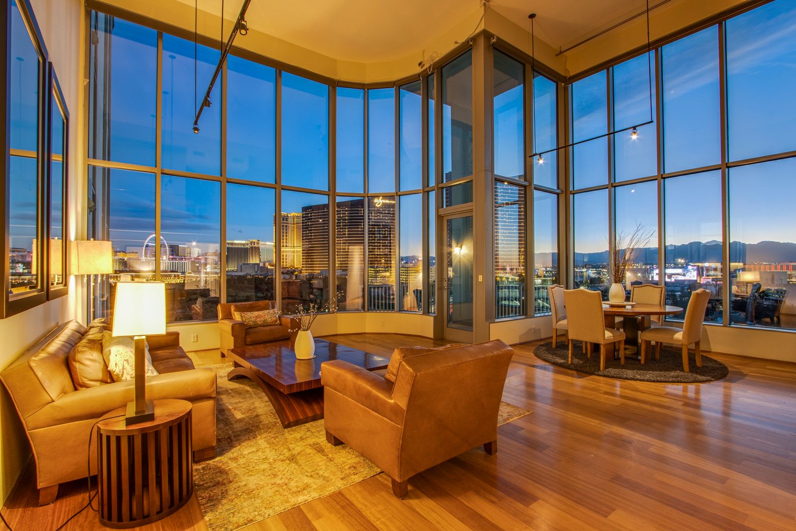 Las Vegas Condo: 360 E. Desert Inn Rd. #1008