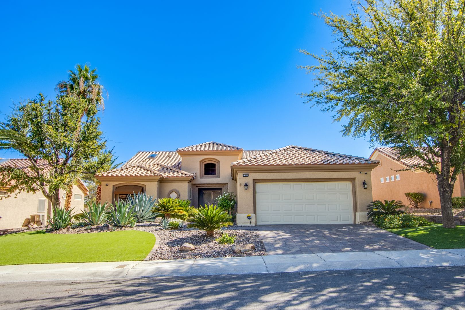 Las Vegas House: 2660 Crown Ridge Dr.