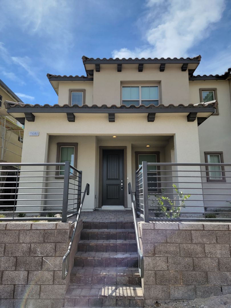 Las Vegas House: 11680 Hamilton Lake Ave.