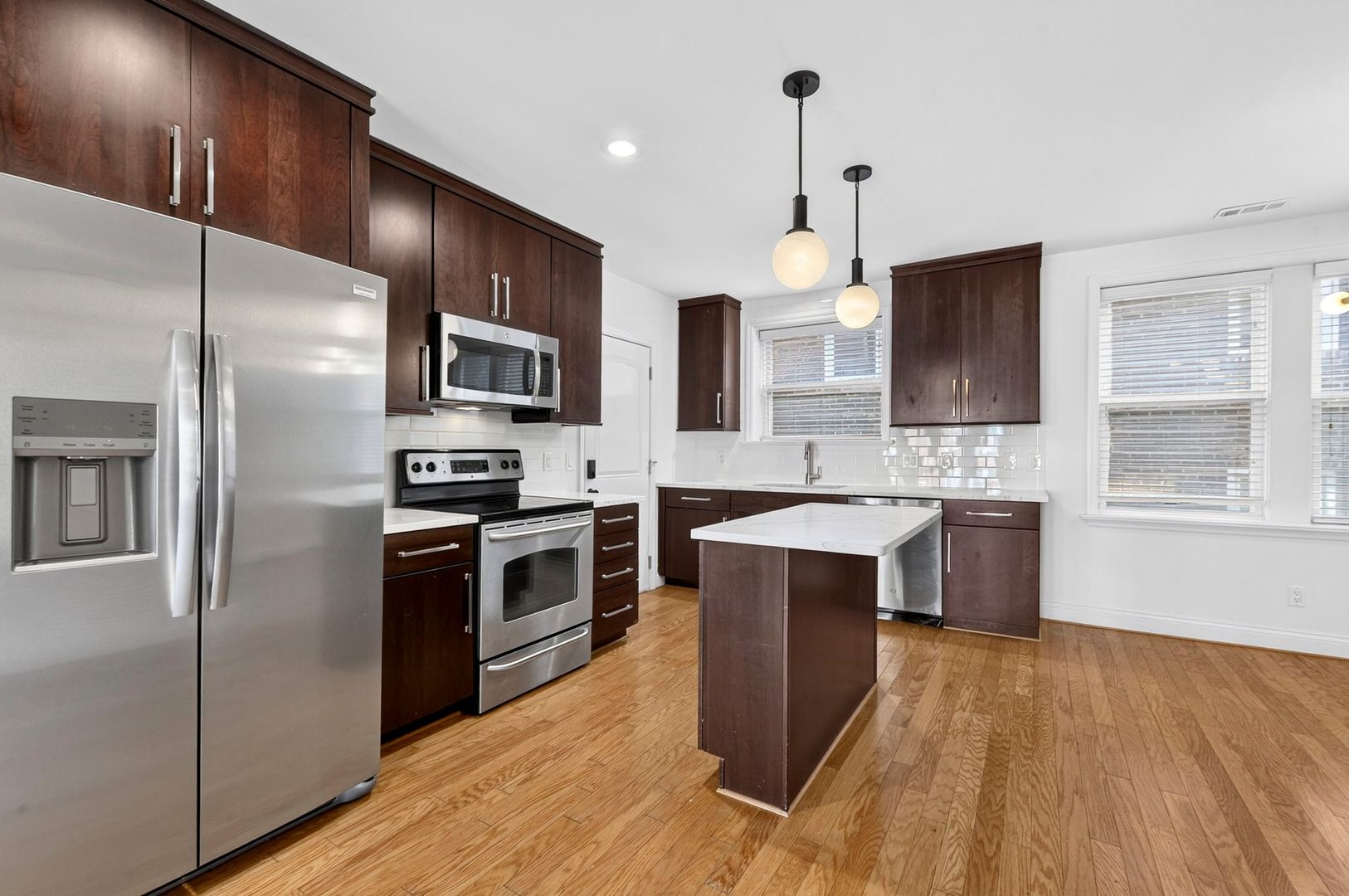 Clayton Apartment: 7517 Oxford Dr