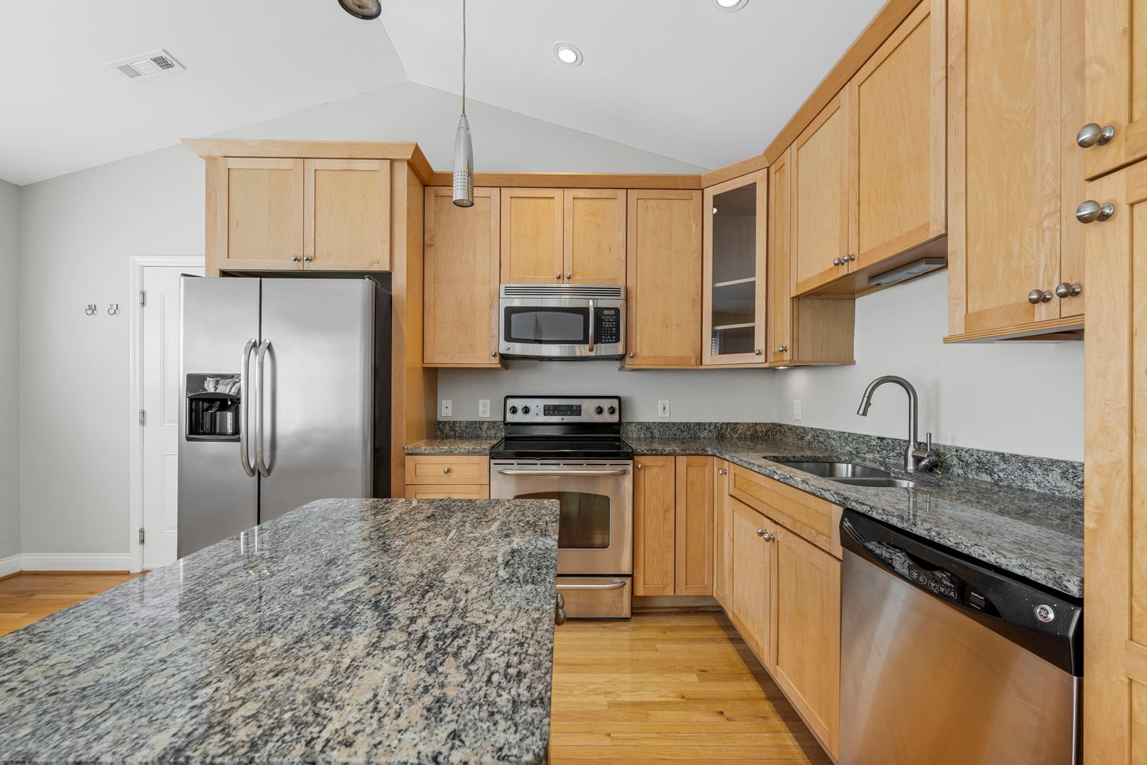 Clayton Apartment: 7517 Oxford Dr