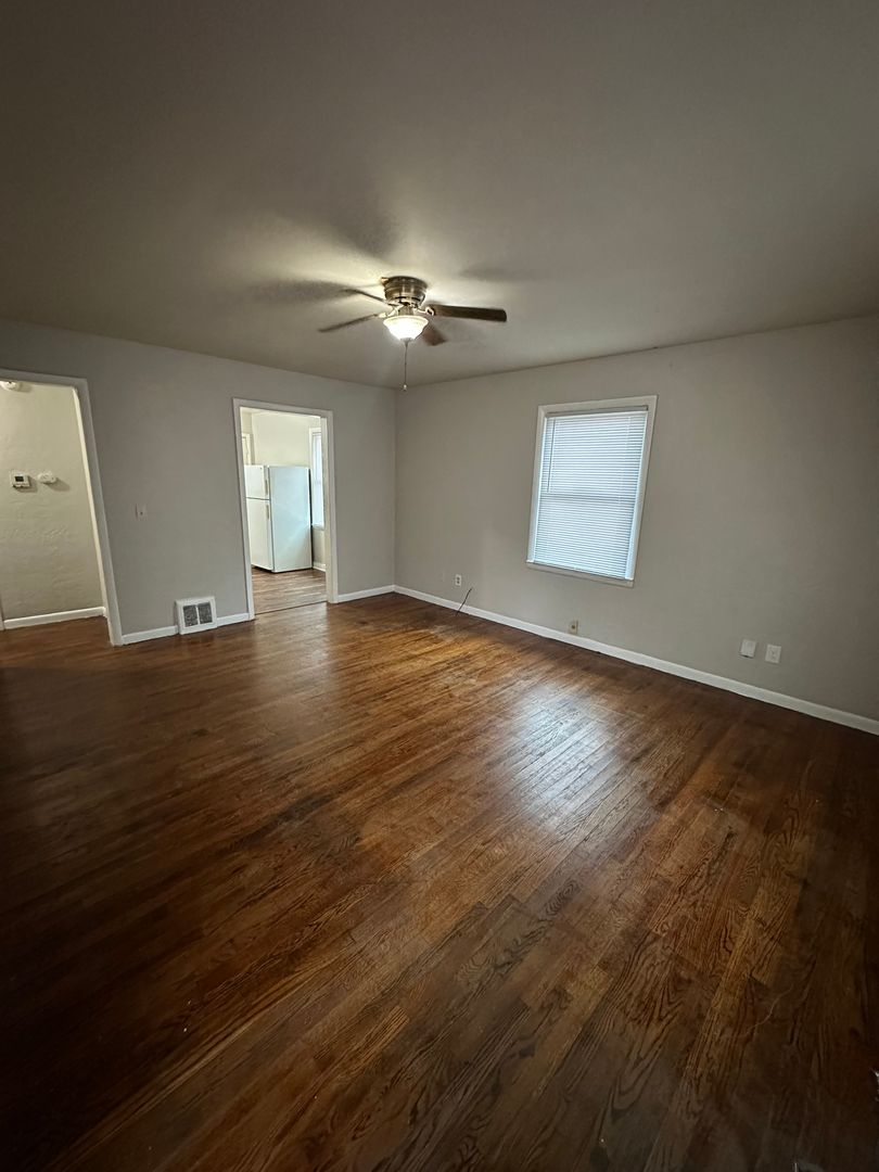 Independence House: 8705 E Smart Ave