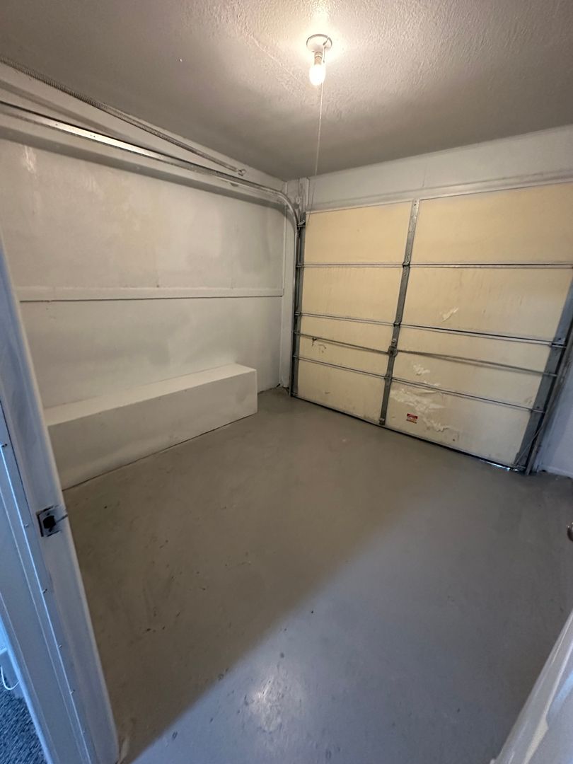 Parking at 7111 E 111th Ter - 64134