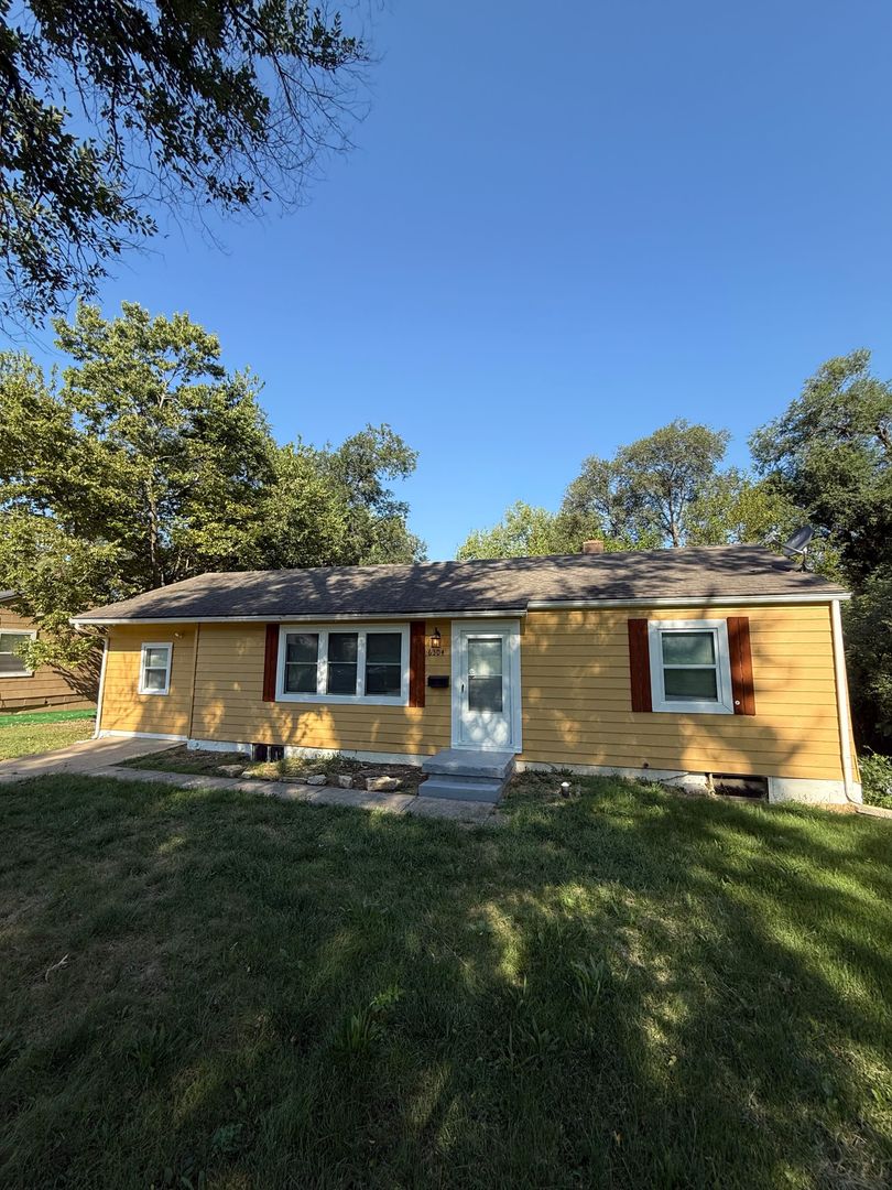 Grandview House: 6304 E 149th St