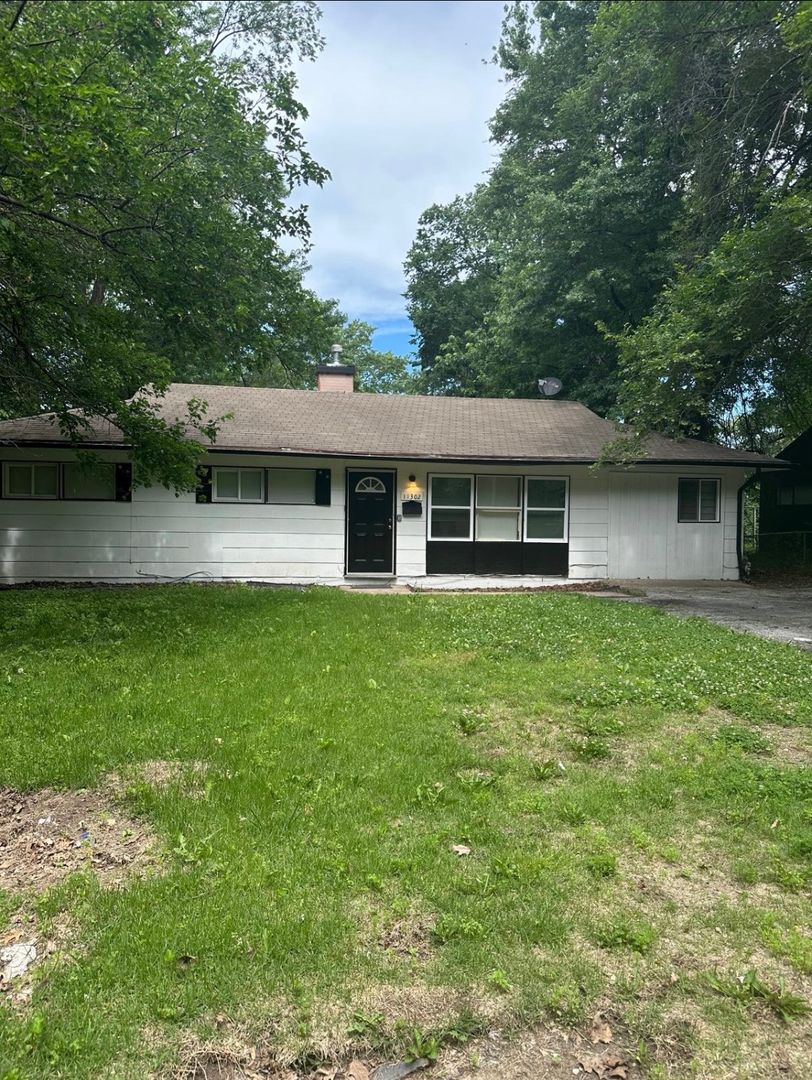 Kansas City House: 11302 Corrington Ave