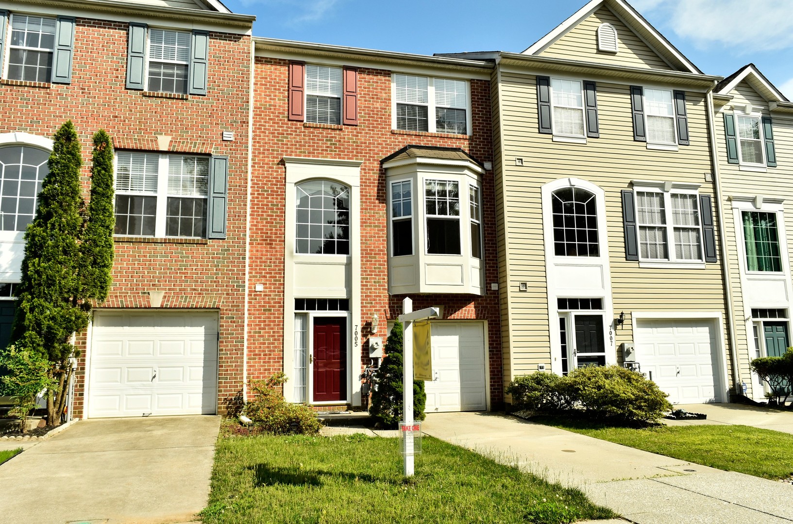 Columbia House: 7005 Cradlerock Farm Court