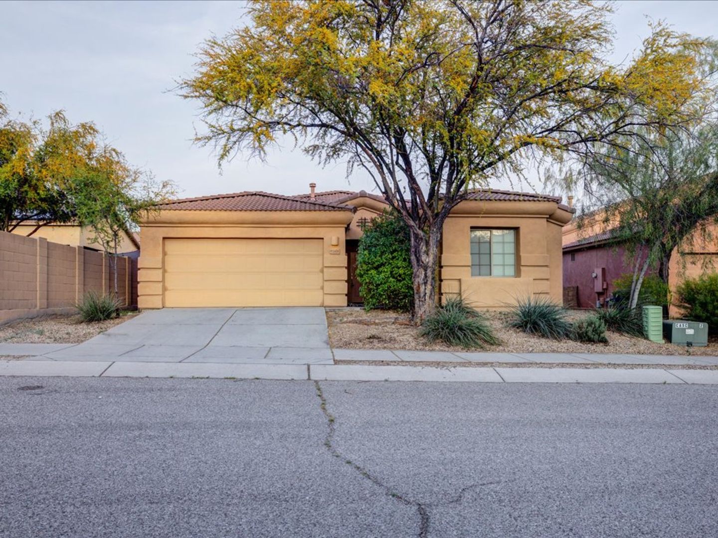 Tucson House: 10434 E Rita Ranch Crossing Circle
