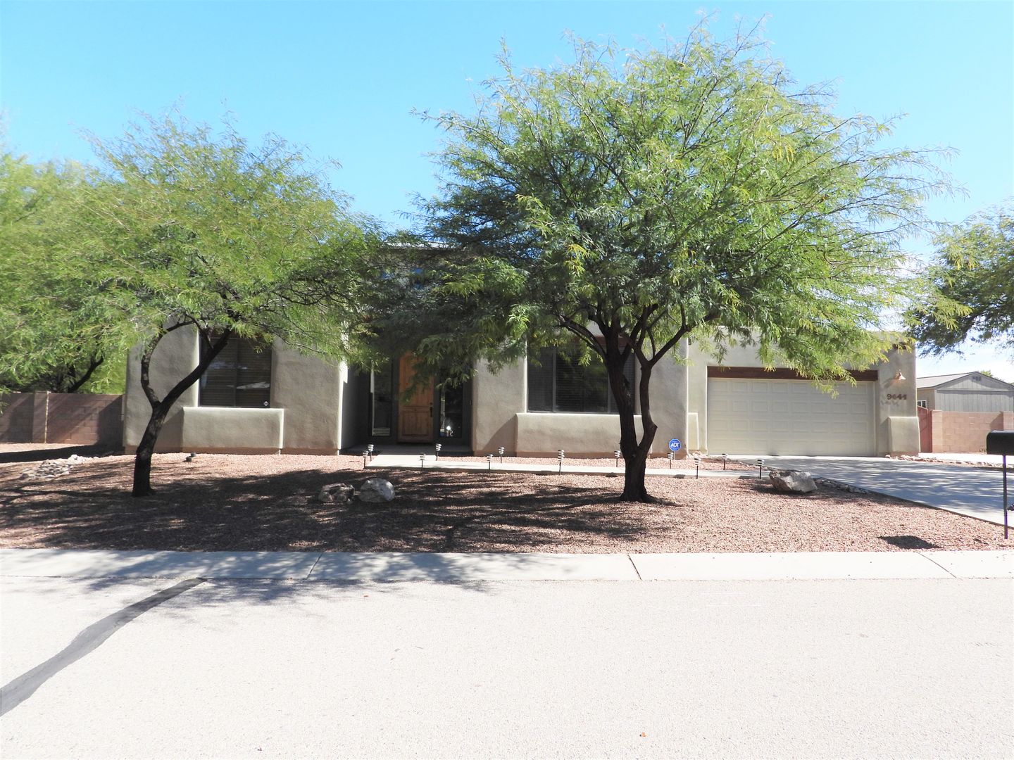 Vail House: 9441 S San Esteban Dr