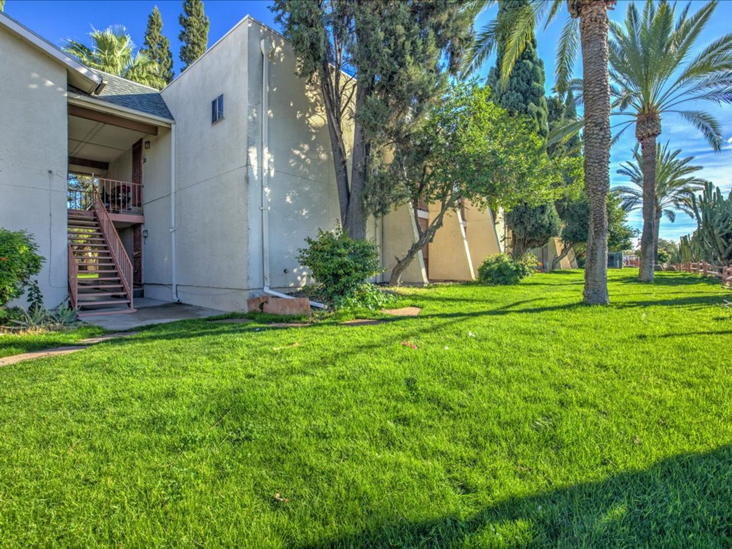 Tucson House: 1600 N Wilmot Rd, Unit 106