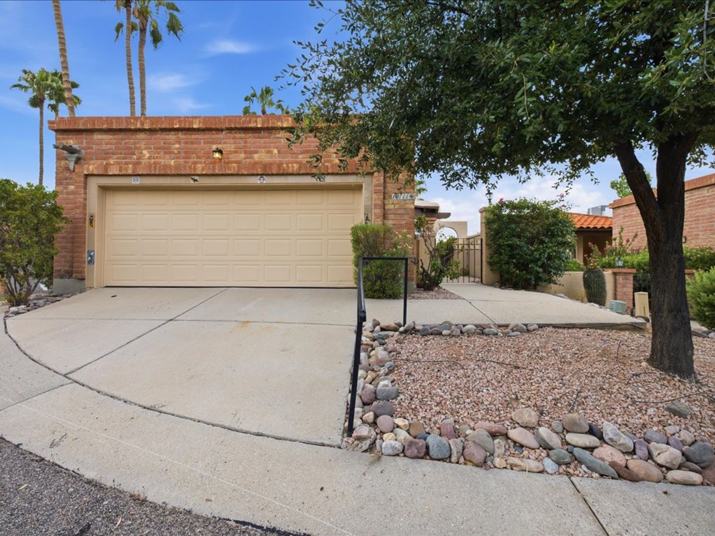 Oro Valley House: 10111 N Spyglass Place