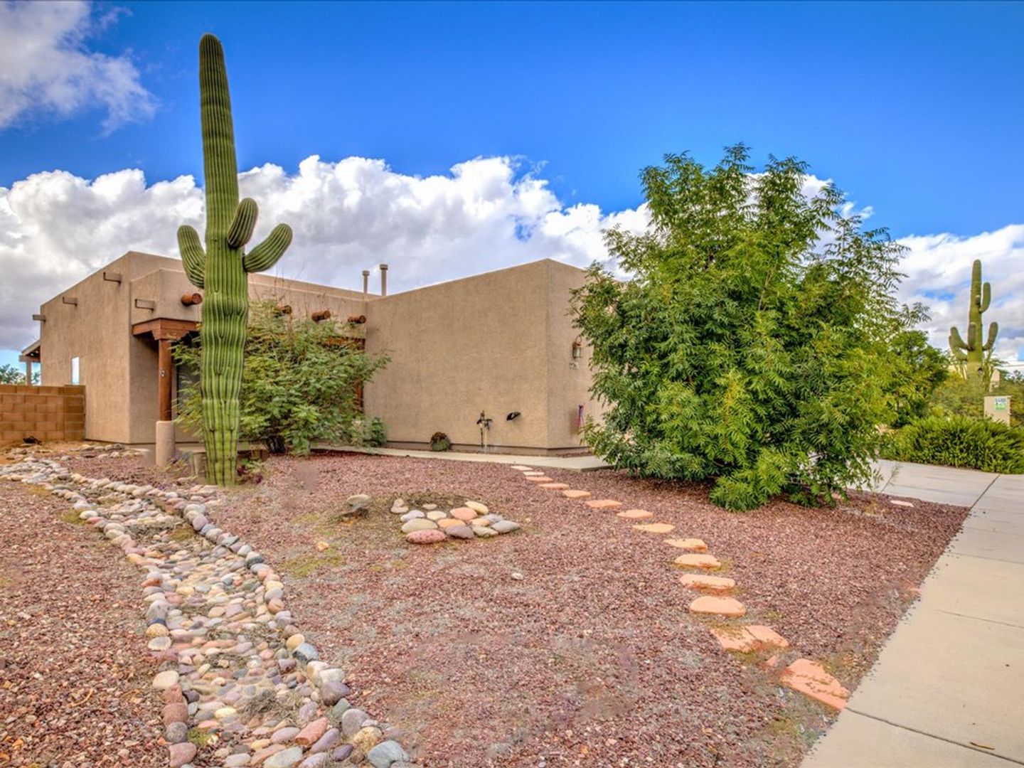 Tucson House: 9361 N Moon View Pl